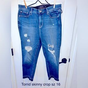 Torrid skinny crop